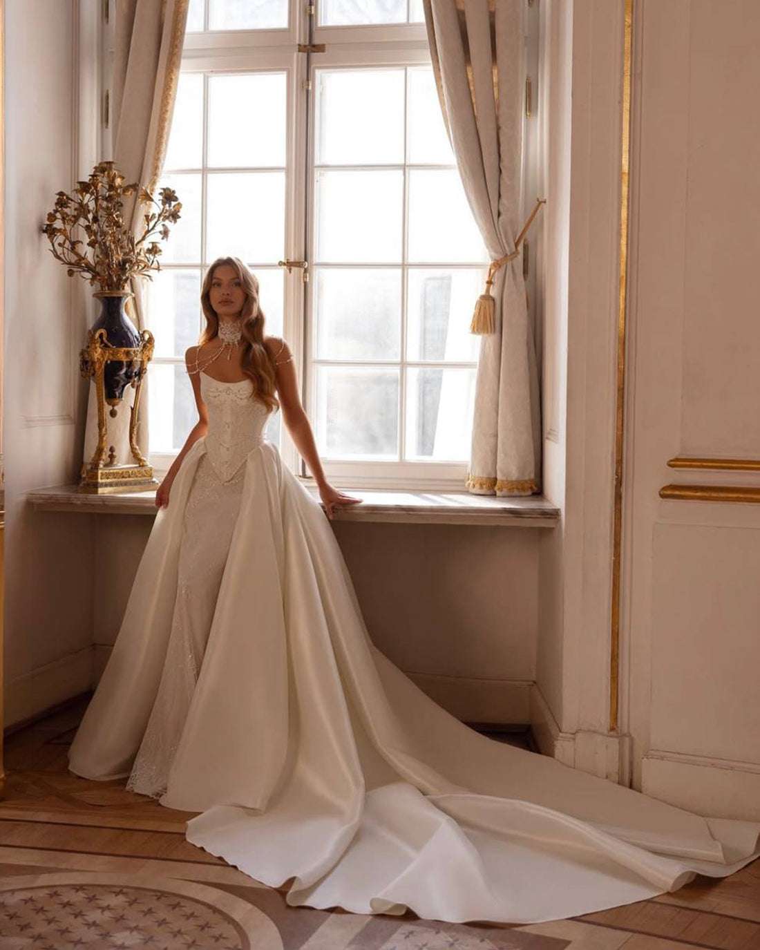 Sheath / Column Bride